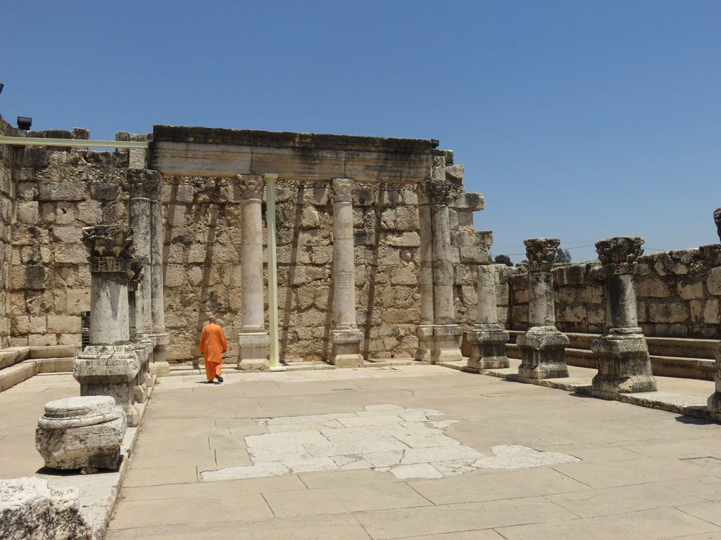 85 Capernaum synagogue SYNAGOGUE RUINS
