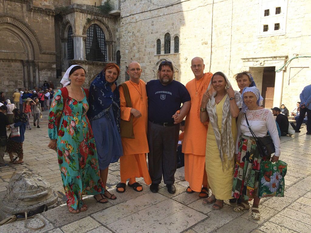 12 Russian Pilgrims RUSSIAN PILGRIMS